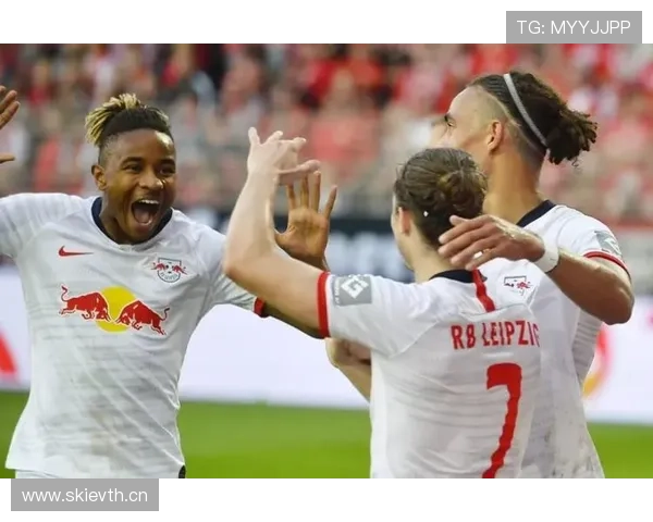 恩昆库欧冠对曼城戴帽一战成名解析