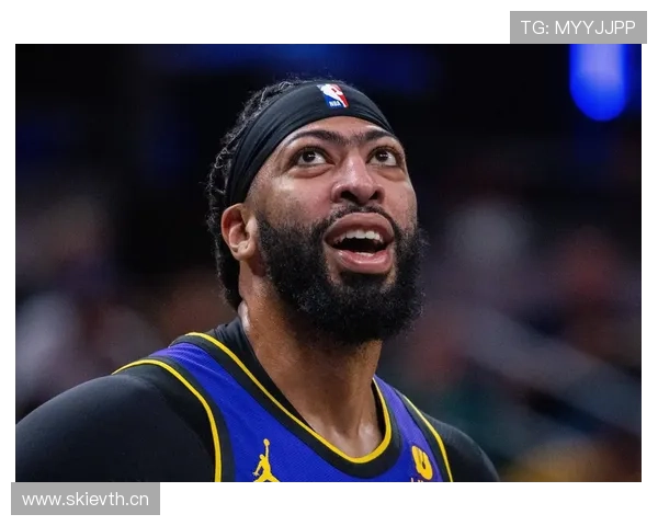 戴维斯低位单打胜过无球跑动季后赛效率飙升